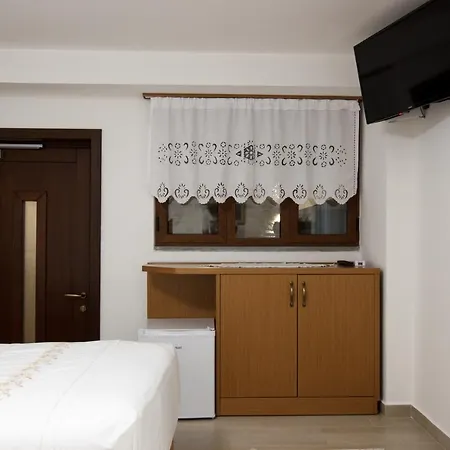 Cani Pensión Gjirokastër