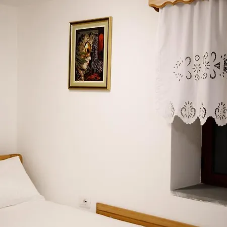 Guesthouse, Bar & Restaurant Cani Penzion